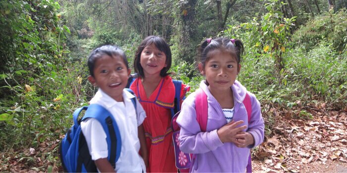 Kinderen in de bergen bij Boquete