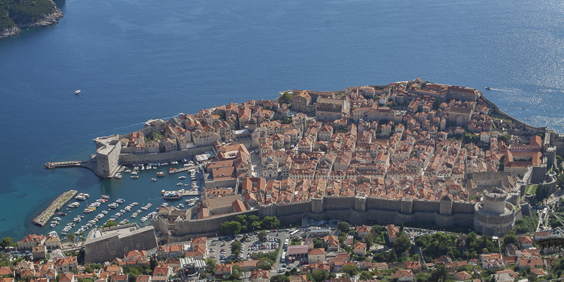 Dubrovnik old town van boven gezien