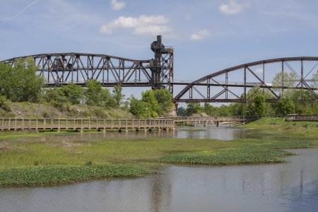 Er zijn 2 wandel bruggen over de Arkansas rivier