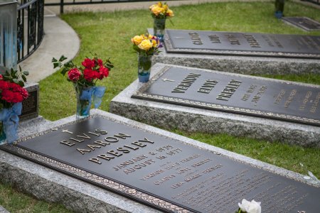 Het graf van Elvis en familie leden