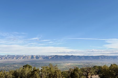 Uitzicht vanaf de camping over de gigantische valei onder Colorado National Monument