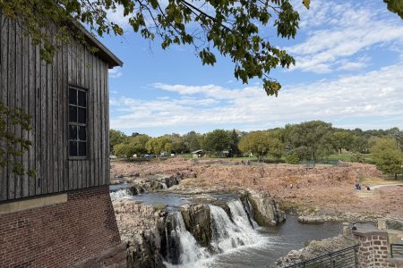 Queen Bee Turbine House, Falls Park, Sioux Falls