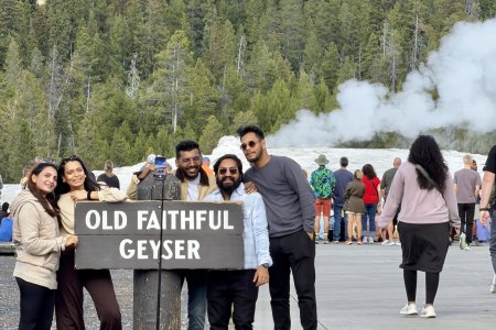 Een ussie bij Old Faithful