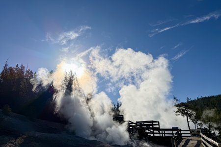 Steamboat Geyser, de hoogste ter wereld, dit is alleen rook