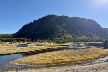 De Madison River, de Madison camping ligt hier direct aan