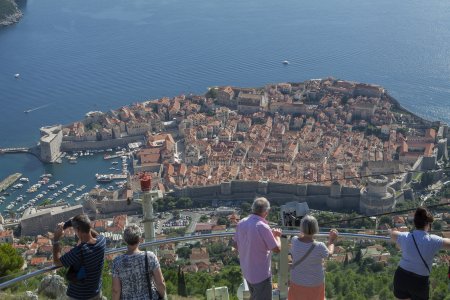 Dubrovnik Grad vanaf de berg erboven
