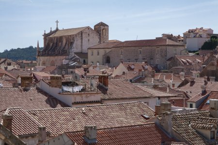 De typische daken van de oude stad