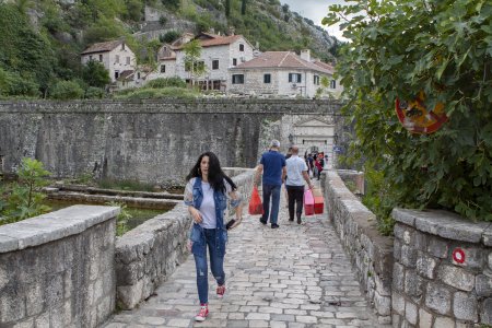 1 van de 3 poorten van old town Kotor, Montenegro