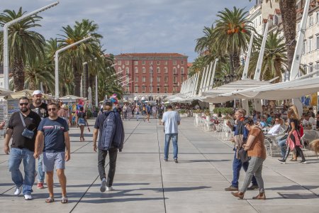 De boulevard langs de haven van Split