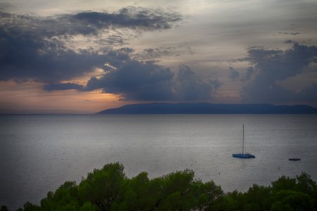 Het dagelijkse uitzicht vanaf onze hotel kamer in Makarska