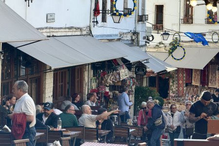 Gezellig straatje, wel toeristisch en druk