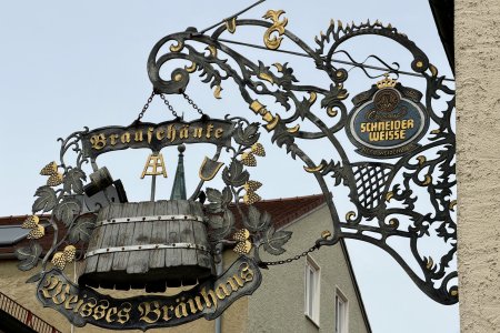 Veel detail in dit uithangbord
