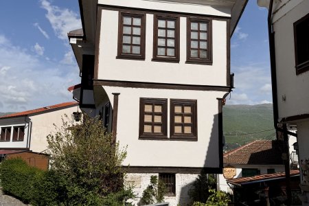 Een typisch 3 laags Ohrid huis
