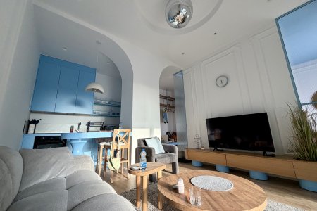 Ons prettige blauwe kunstzinnige huisje in Pristina