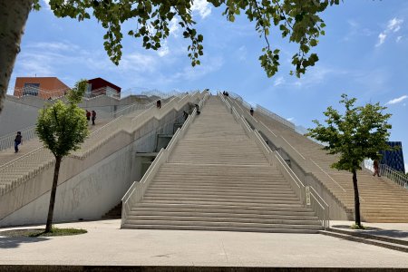 Een Nederlands architecten bureau heeft de huidige vorm bepaald