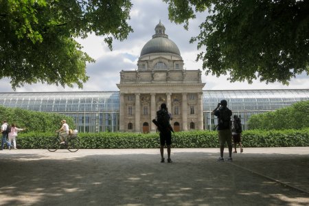 Een van de vele gigantische gebouwen in Munchen