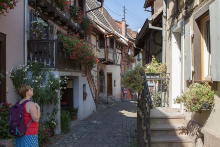 Typisch straatje in Eguisheim