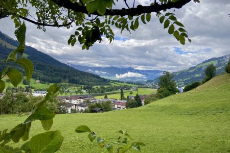 Brixen im Thale van boven gezien