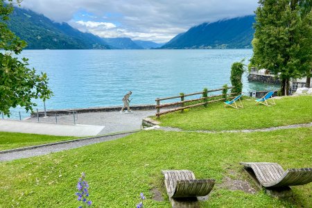 Een uitkijkje over de Brienzersee