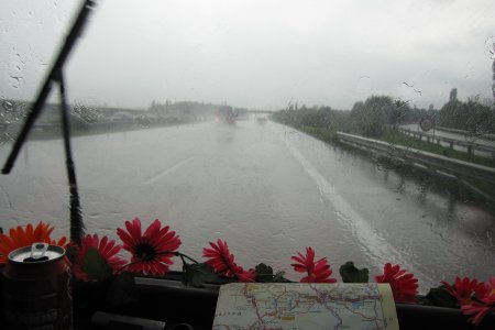 Slecht weer onderweg in de buurt van Wenen