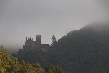 St. Goarshausen, Castle Katz in de ochtend mist