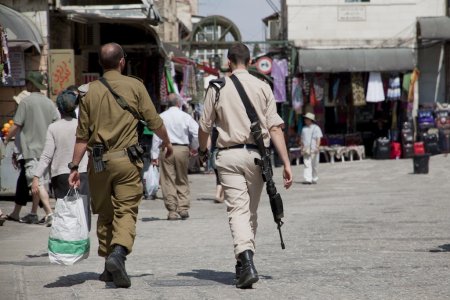 Militairen nabij de Jaffa Gate