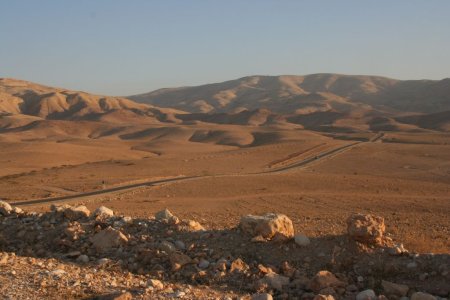 Het bijzondere landschap aan de Jordaanse kant van de Dode Zee
