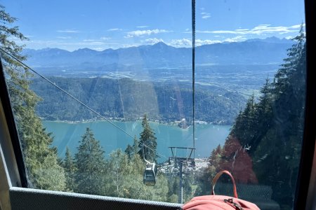 Met de lift naar beneden, uitzicht op de Ossiacher See