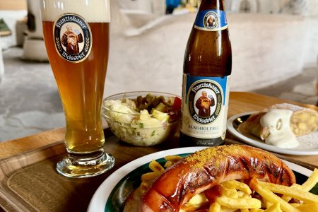 Currywurst und bier mehr braucht man nicht