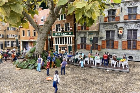 Een gezellig straatje in Madurodam