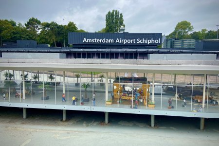 Ook Schiphol is inclusief vliegtuigen te bewonderen in Madurodam