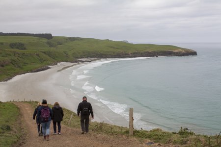 Op weg naar een prive strand om wildlife te spotten