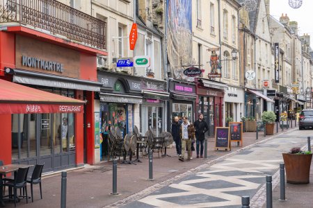 De lange winkelstraat van Bayeux