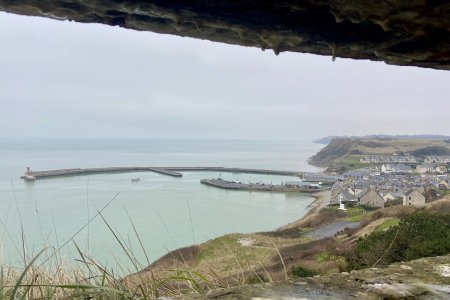 Zicht op Port-en-Bessin-Huppain vanuit een bunker