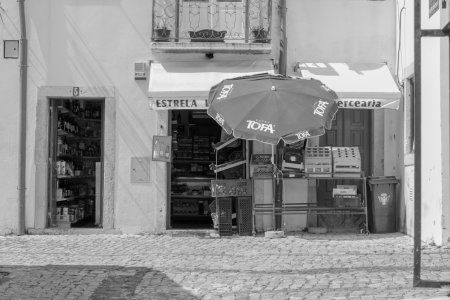 Typisch straatbeeld in Lissabon