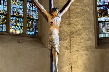 Een eeuwenoud houten beeld