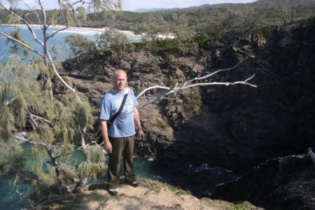 Pat boven een klif in Noosa National Park