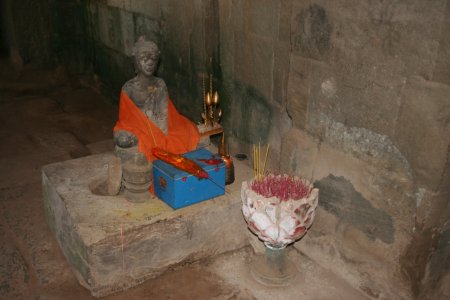 Een Boeddha met wierrook, for good luck