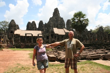 Pat en Syl bij Wat Bayon
