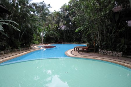 Het zwembad in een van onze resorts