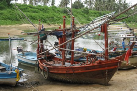 Vissersbootjes nabij Hat Ban Krut