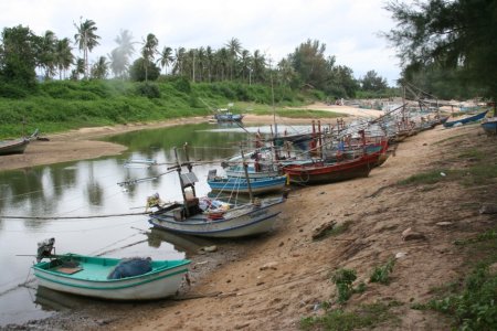 Vissersbootjes nabij Hat Ban Krut