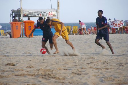 Er word erg veel gesport op het strand van Copacabana