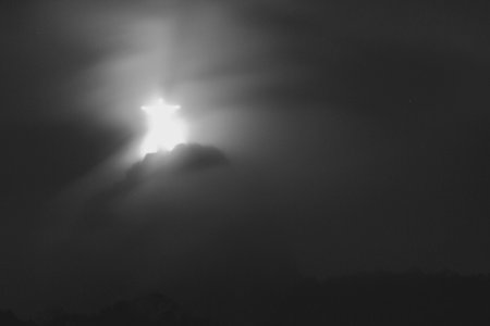 Jezus de verlosser, &#039;s avonds in de wolken
