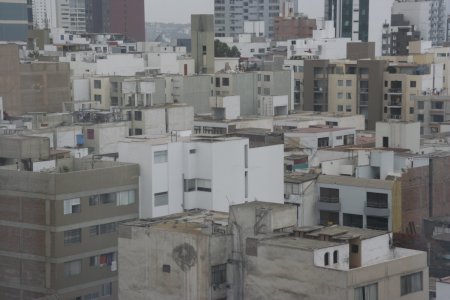 In de winter is Lima altijd grijs, de zon schijnt er maanden amper